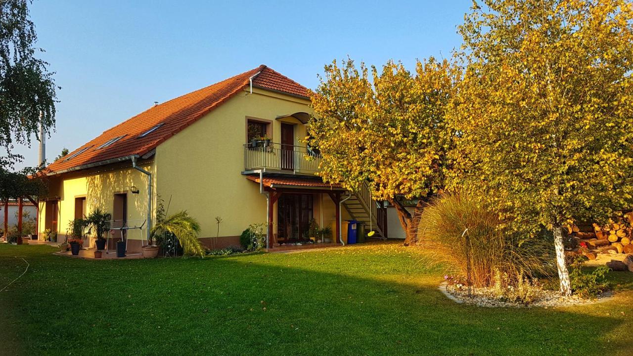 Ubytovani U Spacku Palava Novosedly  Exterior foto